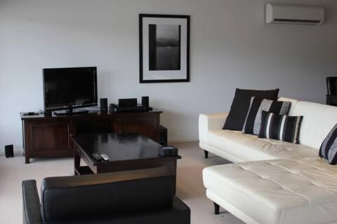 Pohutukawa Apartment Picton Extérieur photo